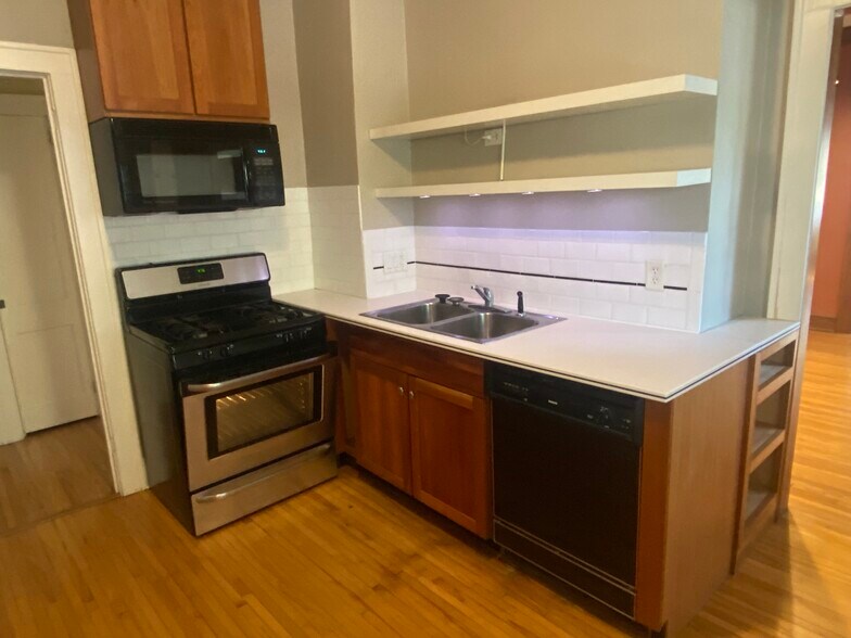 Kitchen - 3401 Emerson Ave S