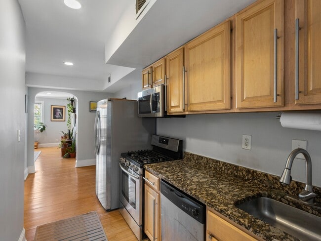 Building Photo - 1219 Holbrook Terrace NE