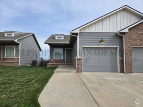 Building Photo - 2218 E Village Estates Dr