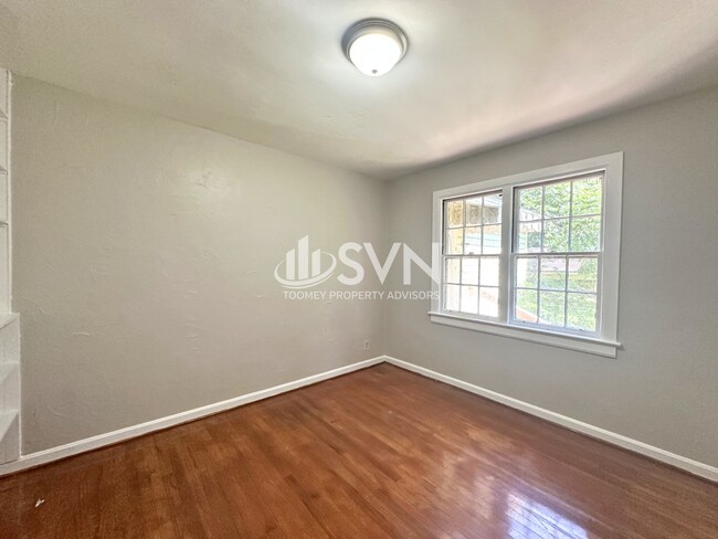 Building Photo - 4823 Auburn Dr N