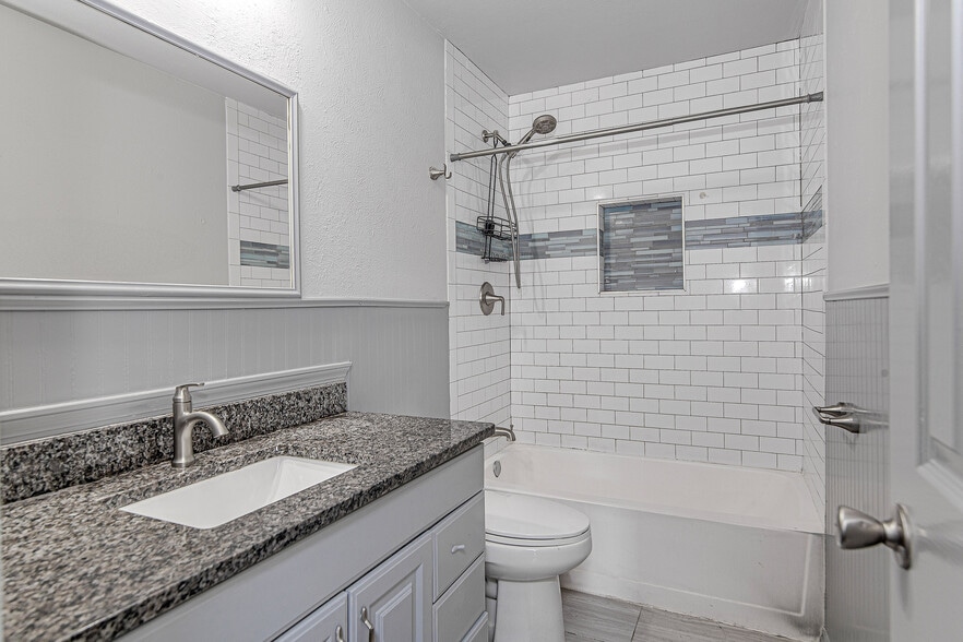 bathroom - 308 Sundown Ct