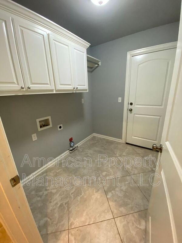 Building Photo - 5312 Charleston Dr