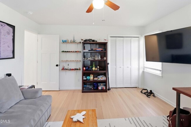 Building Photo - 322 E Millbrook Rd