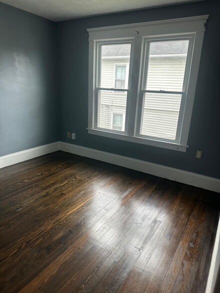 Room #2 - 64 Kendall St