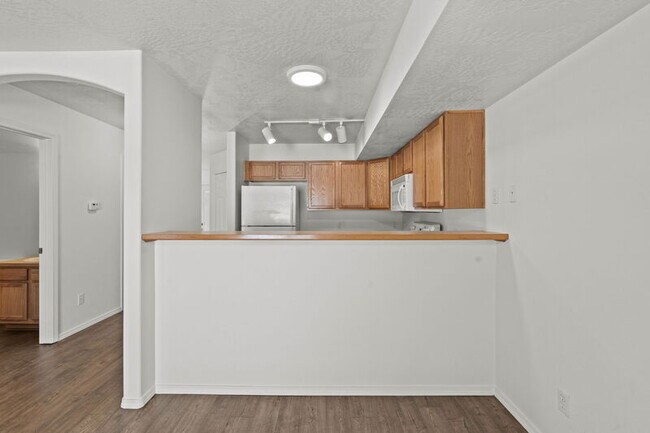 Building Photo - 4930 N Orchid Ln