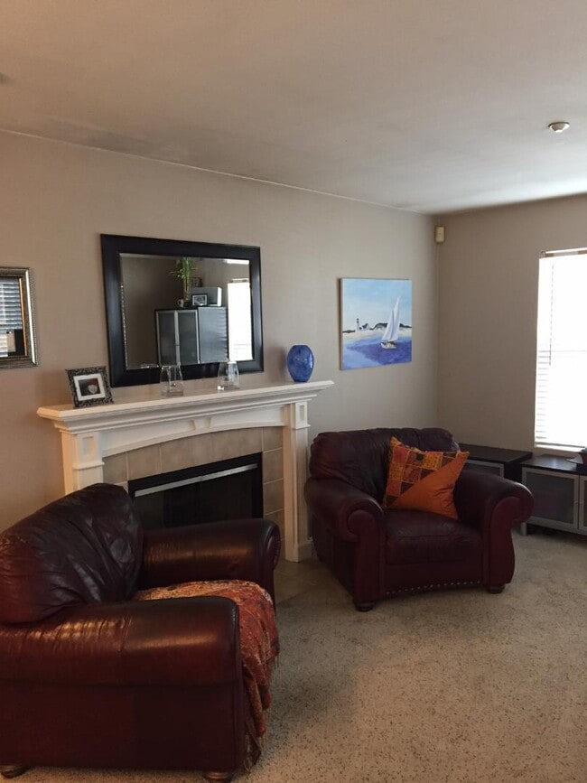 Building Photo - Charming and Updated 2BD/2BA Livermore Copper Hill Condo Near Las Positas College & 580!