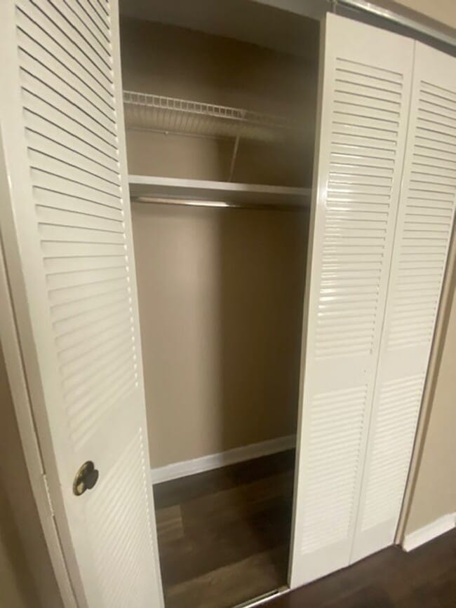 Building Photo - 6227 Crest Green Rd