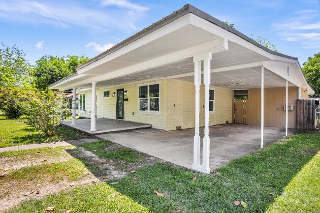 Building Photo - 705 E 9th Ave