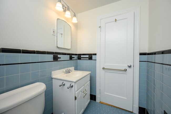 Building Photo - 25 Bayberry Ln