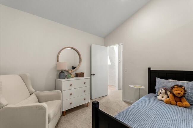 Building Photo - 3936 Holden Dr