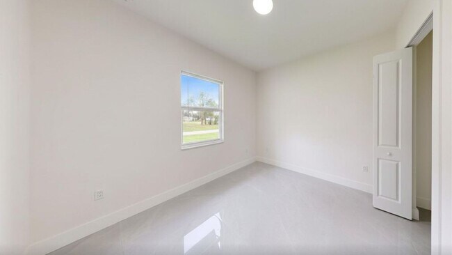 Building Photo - 6048 Stratton Rd