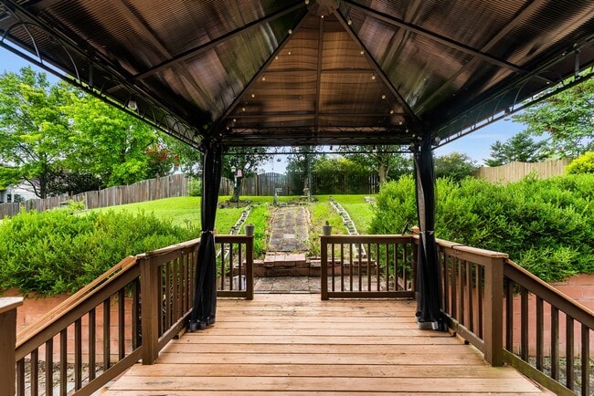 Building Photo - 7020 Timber Oak Dr