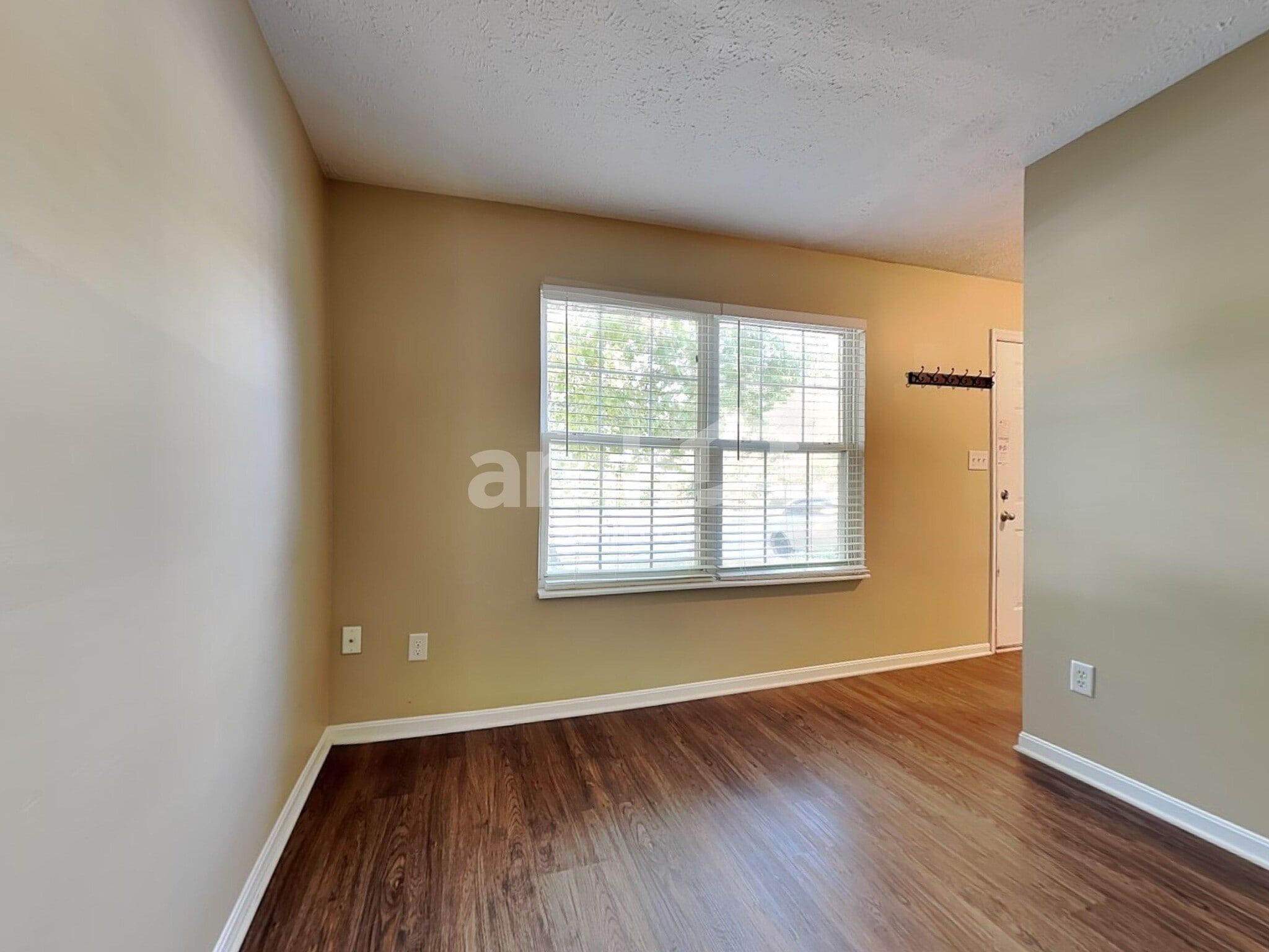 Building Photo - 640 Linden Creek