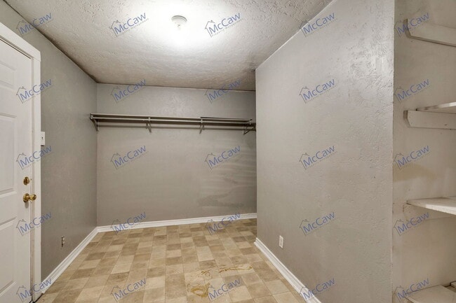 Building Photo - 2305 9th St