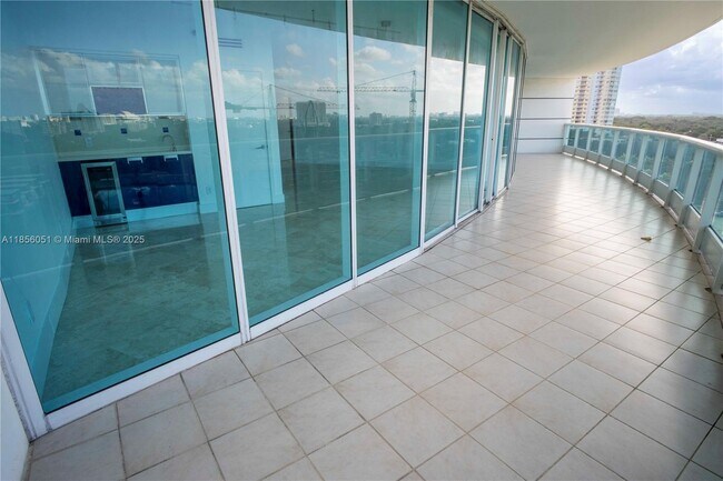 Building Photo - 2127 Brickell Ave