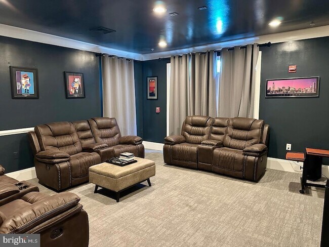 Building Photo - 2465 Army Navy Dr