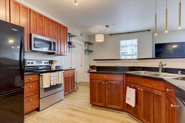 Building Photo - Charming 2-bedroom, 2-bath condo in Erie, CO,