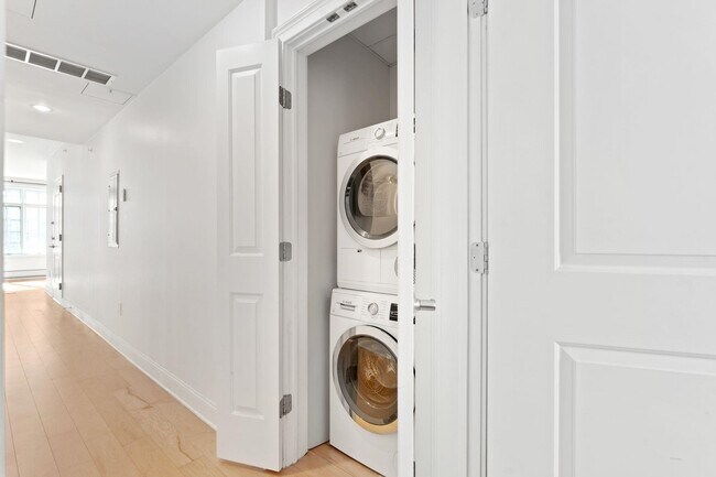 Building Photo - 110 Tidewater St