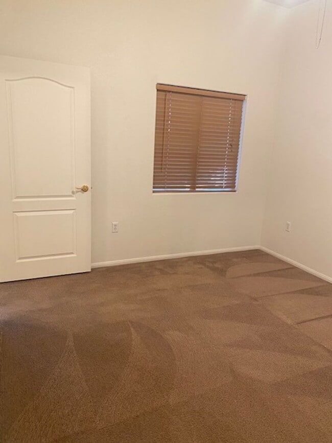 Building Photo - 700 Carnegie St