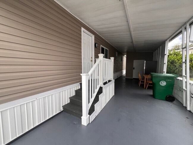 Building Photo - The absolute cutest rental you'll see - 2/2 mobile home in Davie 55+ community