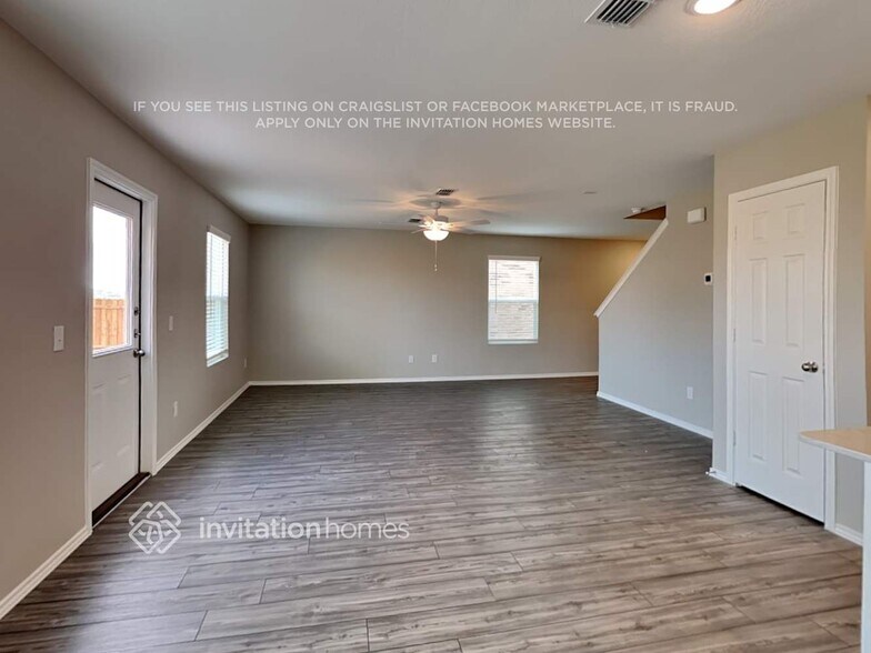 Building Photo - 2416 Arbutus Dr
