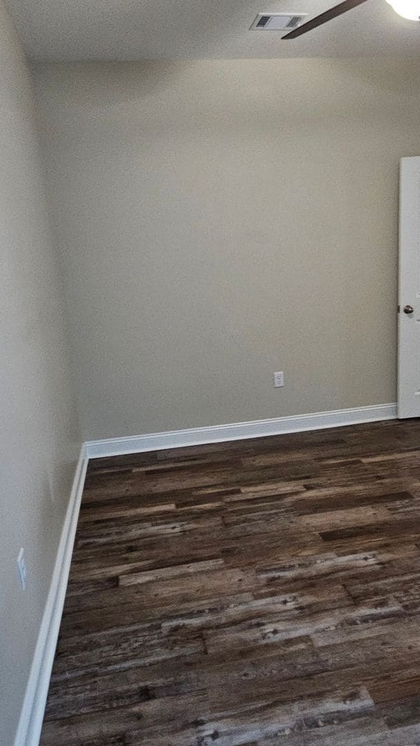 Building Photo - Knights Landing four bedroom home