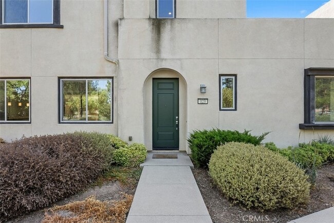 Building Photo - 123 Interval