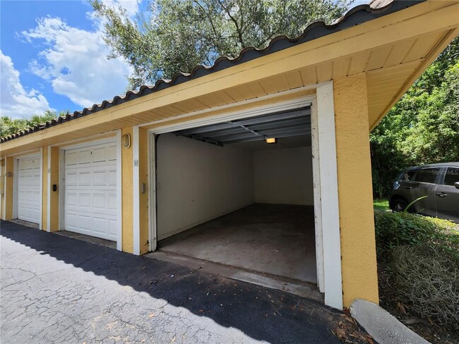 Building Photo - 1325 Lake Shadow Cir