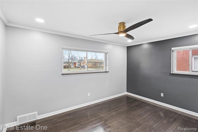 Building Photo - 8528 Norborne Ave