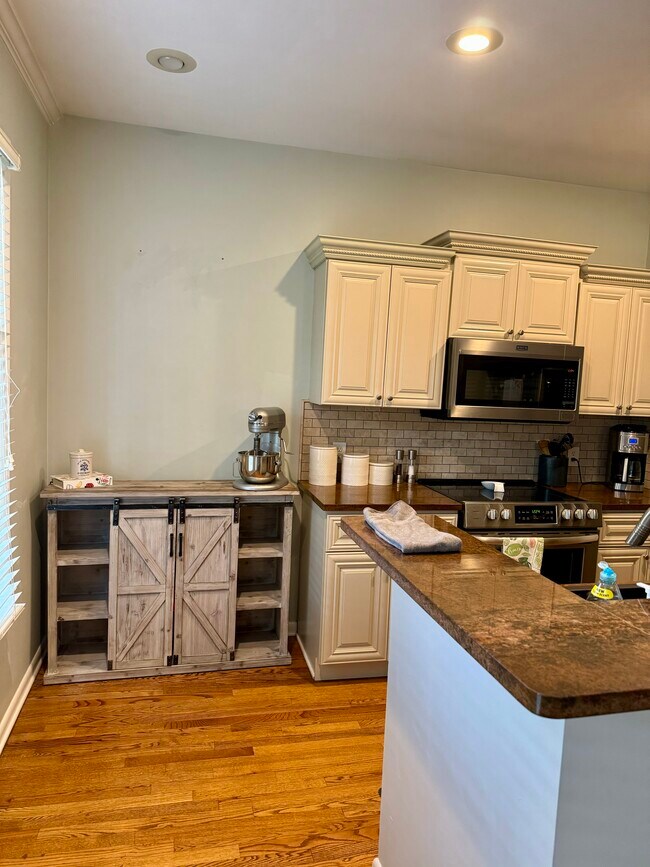 Building Photo - 2550 Dilworth Heights Ln