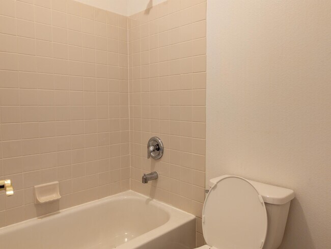 Building Photo - 1424 Bugle Boy Dr