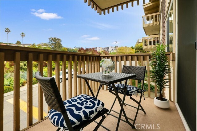 Building Photo - 6542 Ocean Crest Dr