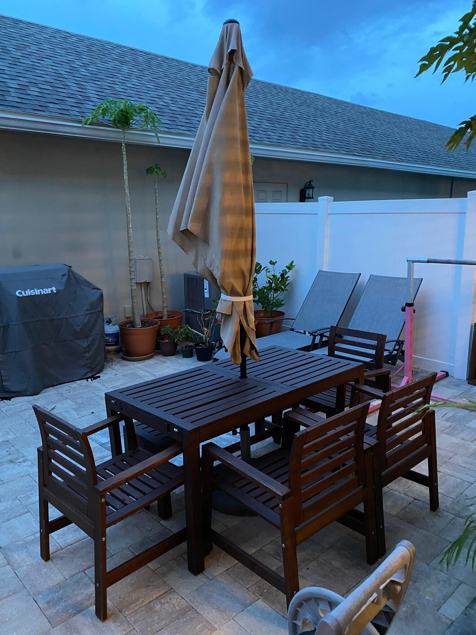 Building Photo - 6549 Calamondin Dr