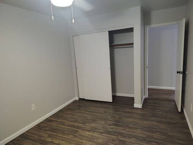 Building Photo - 9047 N Sanguine Dr