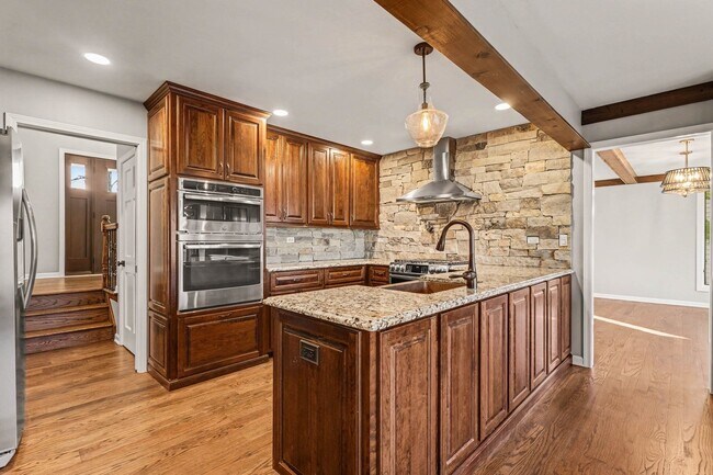 Building Photo - 841 Turnbridge Cir