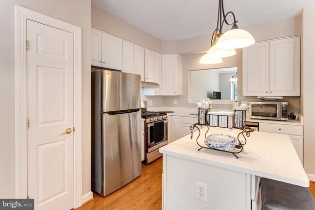 Building Photo - 14220 Madrigal Dr