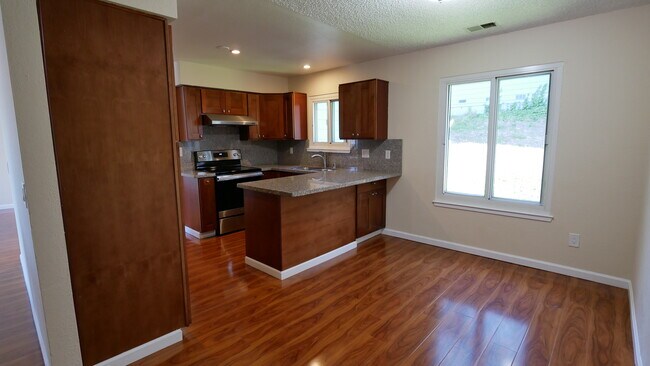 Building Photo - 318 Barbara Ln