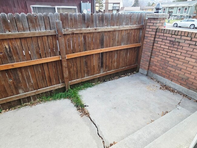 Building Photo - 1968 E 5850 S