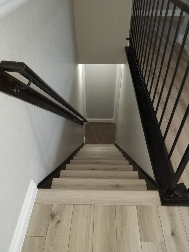 Building Photo - 2058 Sumac St