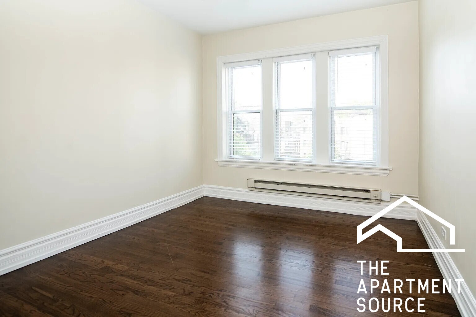 Building Photo - 3819 1/2 N Greenview Ave