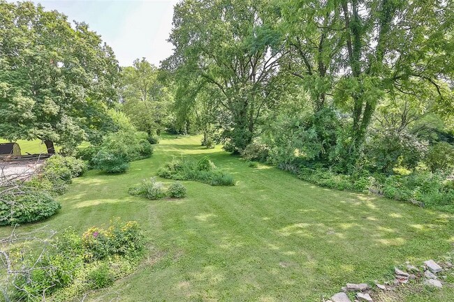 Building Photo - 476 Compton Rd