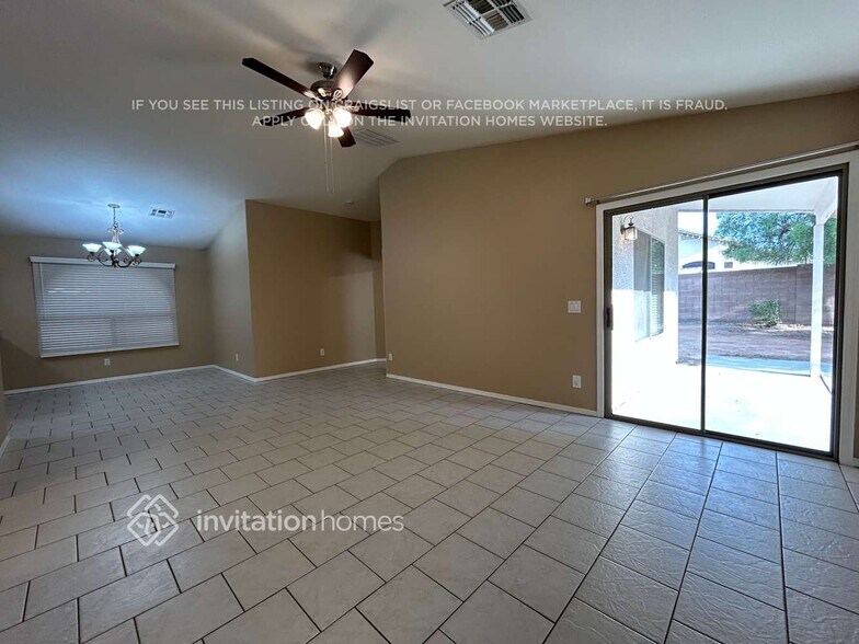 Building Photo - 16002 W Latham St
