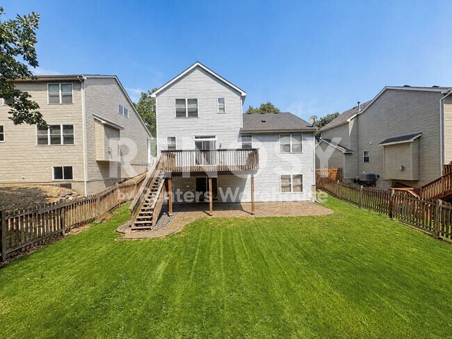 Building Photo - Available September 1st 3 Bedroom 3 Bath Single Family Home in Plymouth