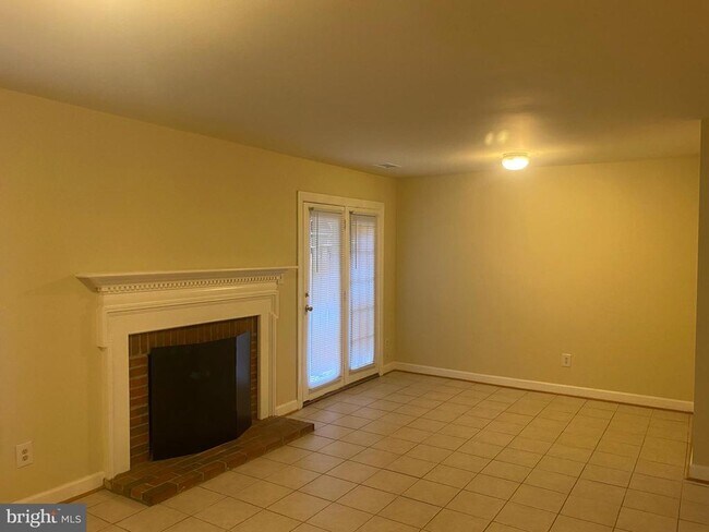 Building Photo - 5713 Wood Creek Ln