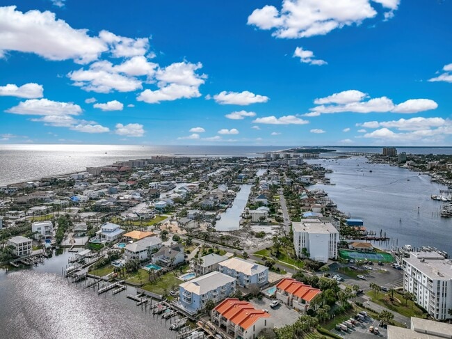 Building Photo - 22 Moreno Point Rd