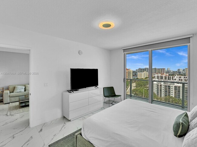 Building Photo - 300 Sunny Isles Blvd