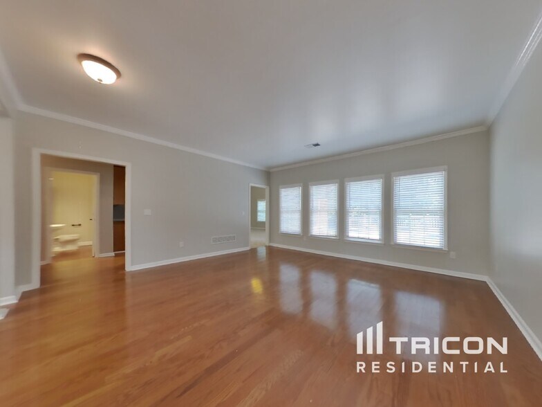 Building Photo - 2332 Corbett Ct