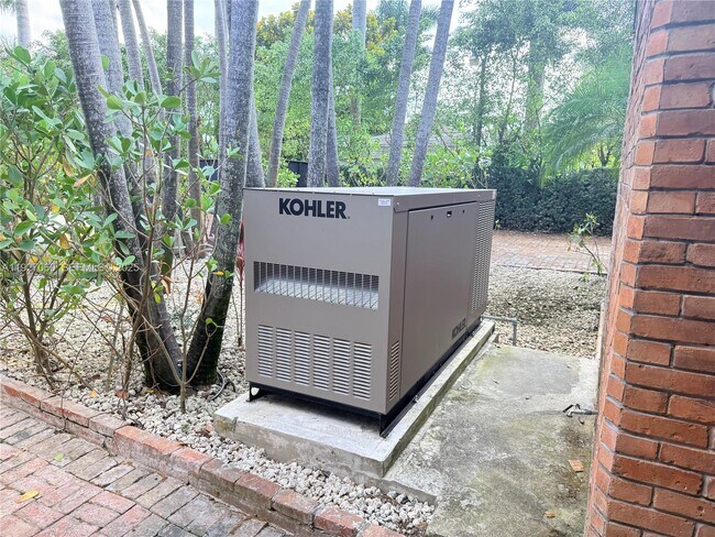 Building Photo - 5877 SW 123rd Ave