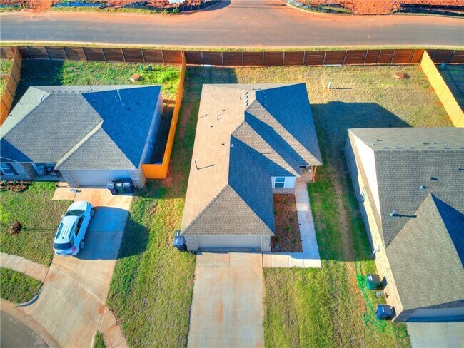 Building Photo - 11708 NW 99th Ter