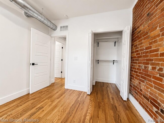 Building Photo - 3143 Trumbull